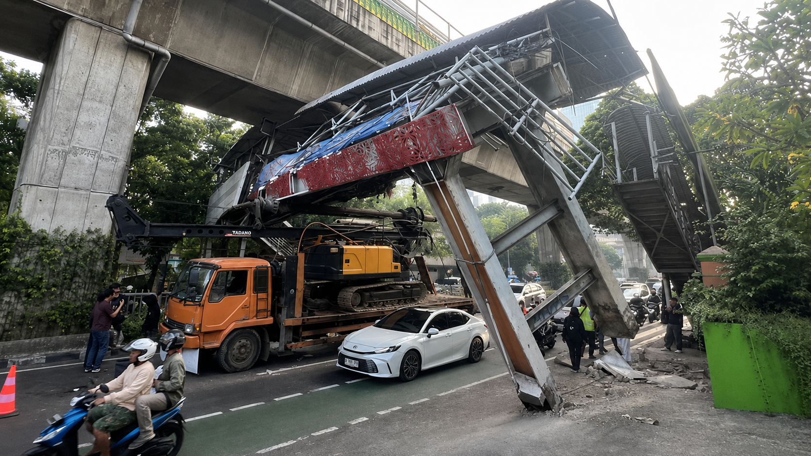 5 Fakta Sopir Truk Crane Meleng di JPO Tendean yang Nyaris Berujung Roboh Total