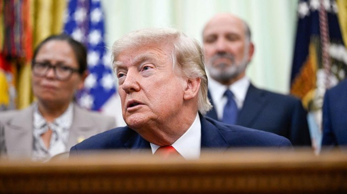 Trump Ancam Tingkatkan Serangan Militer Jika Iran Terus Ganggu Jalur Pelayaran Selat Hormuz