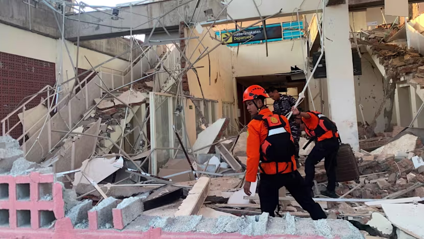 Gempa NTT Magnitudo 7,7 Renggut 38 Nyawa, Tim SAR Masih Cari Warga yang Diduga Terjebak Reruntuhan