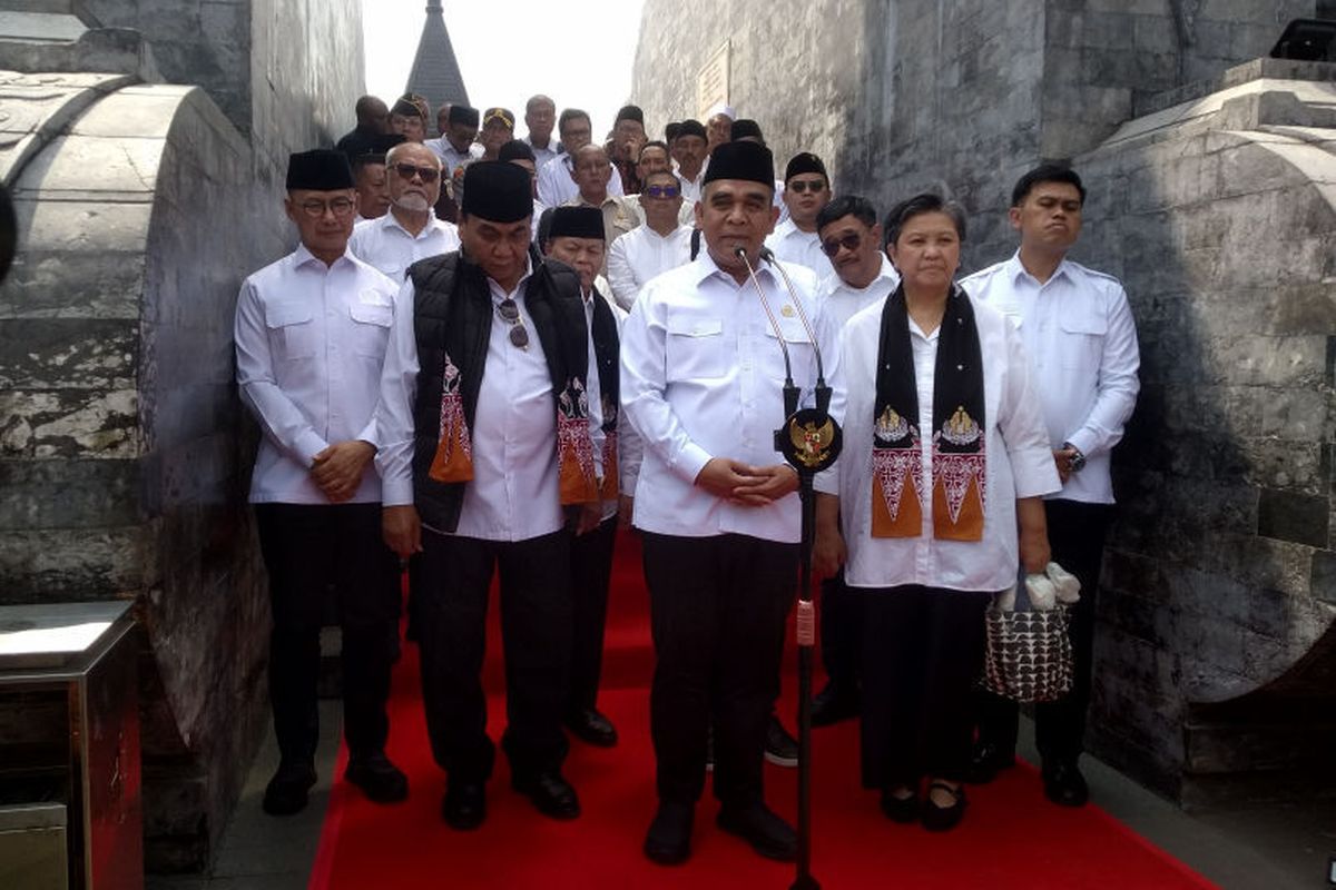 Ketua MPR Kunjungi Makam Bung Karno, Tegaskan Pentingnya Menjaga Persatuan Bangsa di Bulan Kemerdekaan